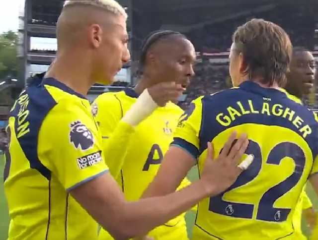 英超保级反转！热刺2-1领先1分，下轮利兹联或也放水，西汉姆难了